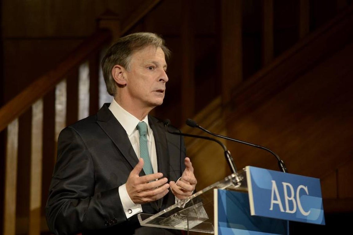 El neurólogo José Ángel Obeso, premiado en la categoría «Médico del año». 