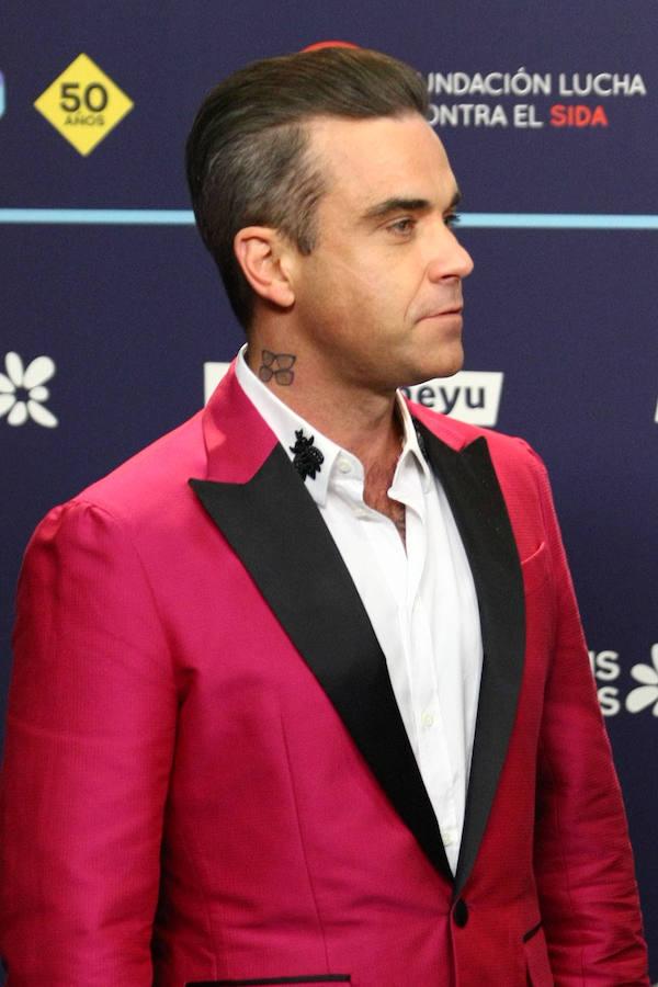 Robbie Williams a su llegada a los premios. 