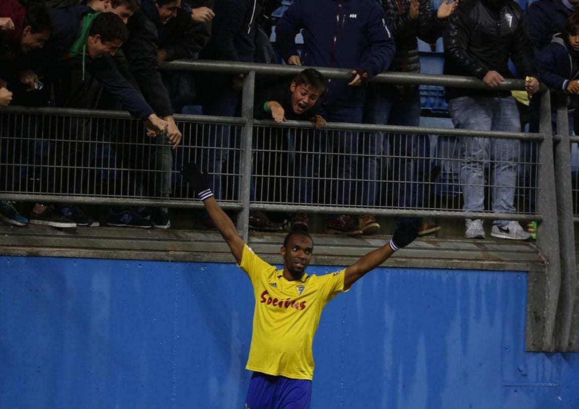 Las imágenes del Cádiz CF- Real Zaragoza