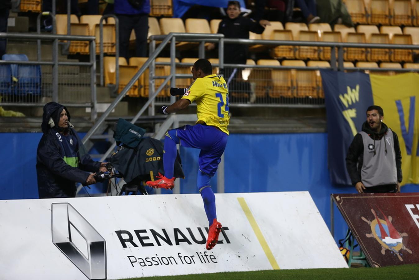 Las imágenes del Cádiz CF- Real Zaragoza