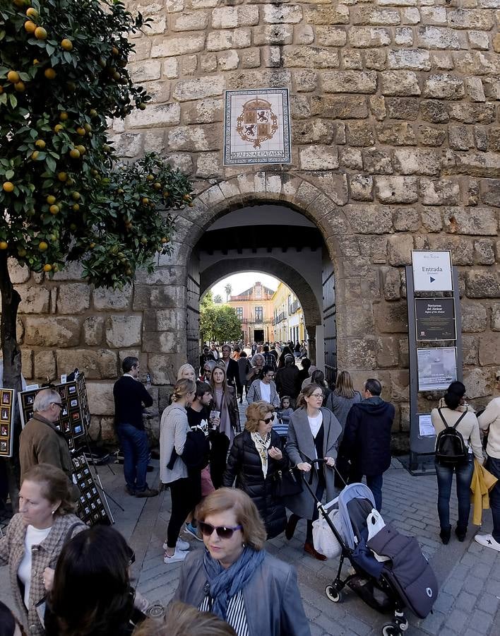 El buen tiempo atrae a los visitantes a Sevilla por el puente de la Inmaculada