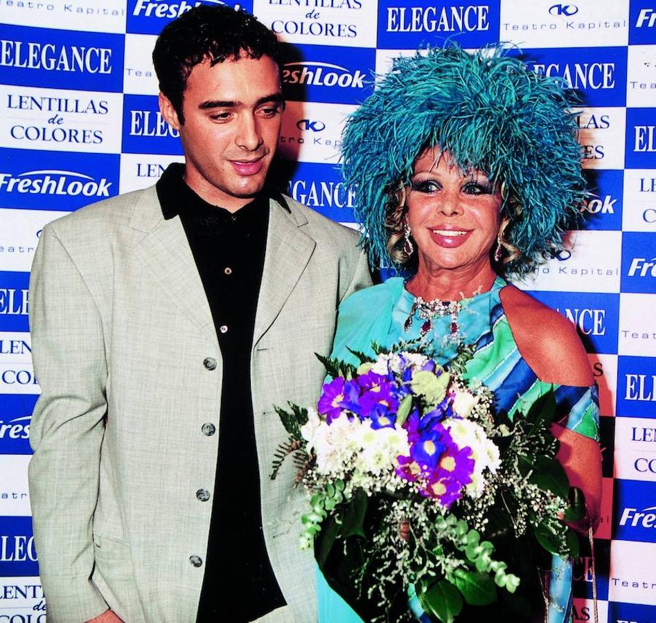 «La noche me confunde», Dinio. El exnovio cubano de Marujita popularizó esta frase sobre sus noches locas. Su frase se hizo tan famosa que decidió abrir un local bajo el nombre «Dinio´s bar. La noche me confunde»