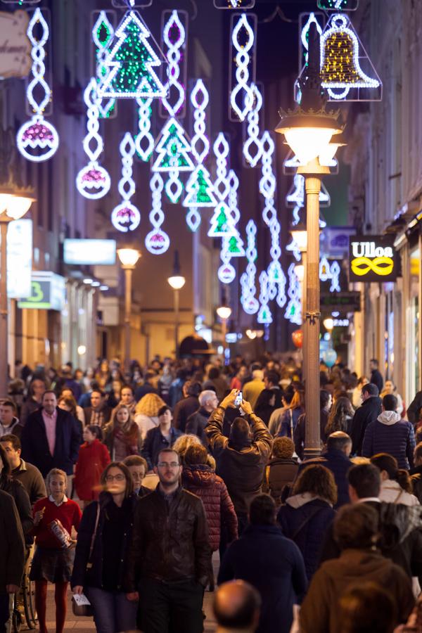 Un viernes de compras navideñas en Córdoba, en imágenes