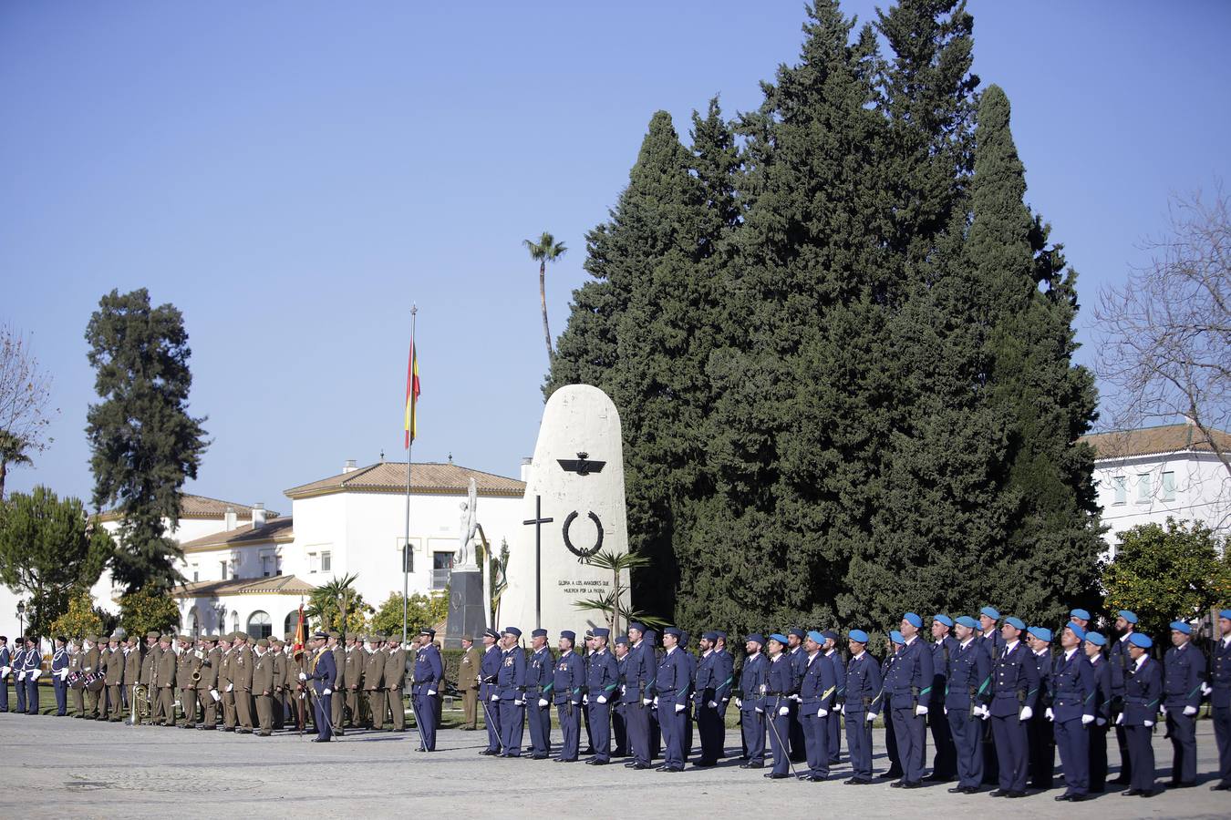 Multitudinaria celebración de la Virgen de Loreto en Tablada