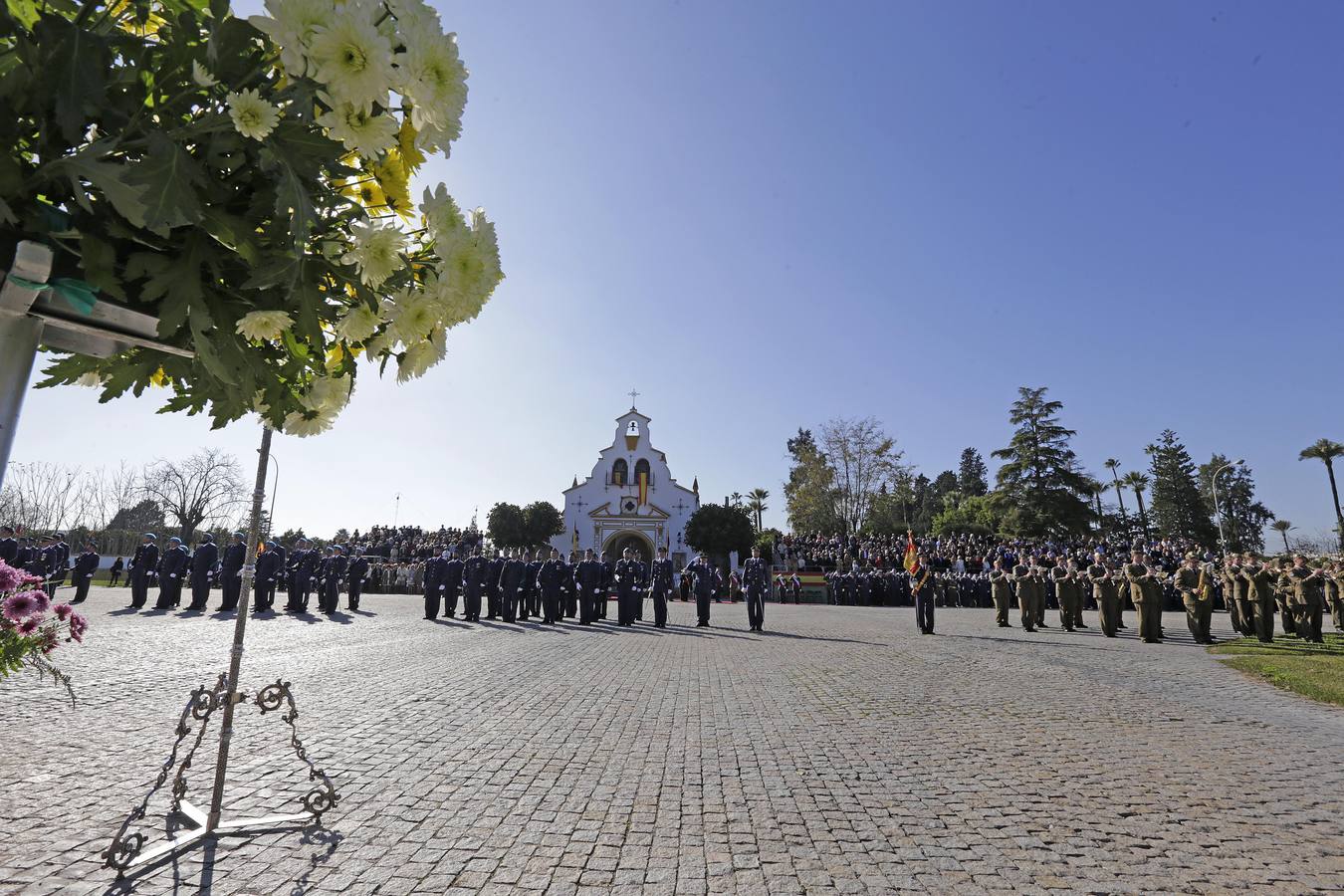 Multitudinaria celebración de la Virgen de Loreto en Tablada