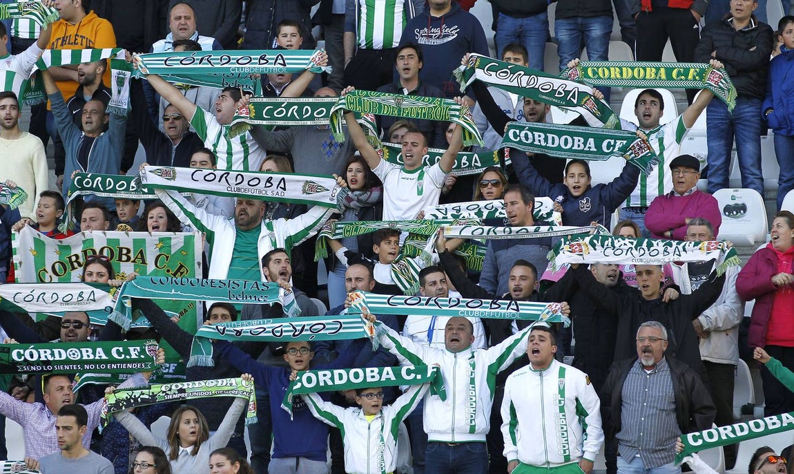 El ambientazo del Córdoba-Cádiz en El Arcángel, en imágenes