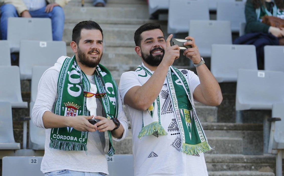 El ambientazo del Córdoba-Cádiz en El Arcángel, en imágenes