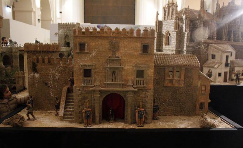 Un belén con numerosos monumentos de Toledo y mil figuras