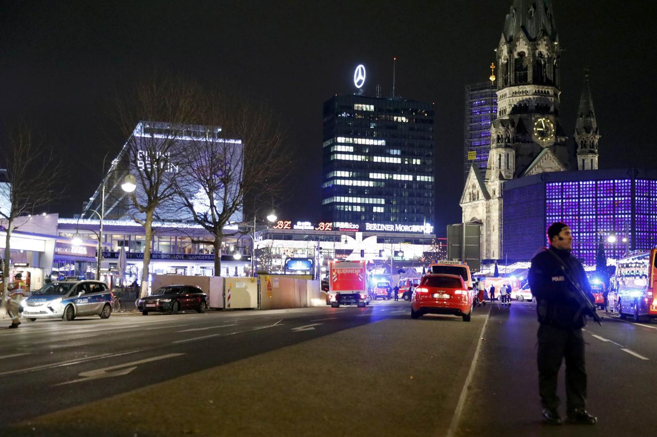 Imágenes de la escena tras el atropello a una multitud en Berlín