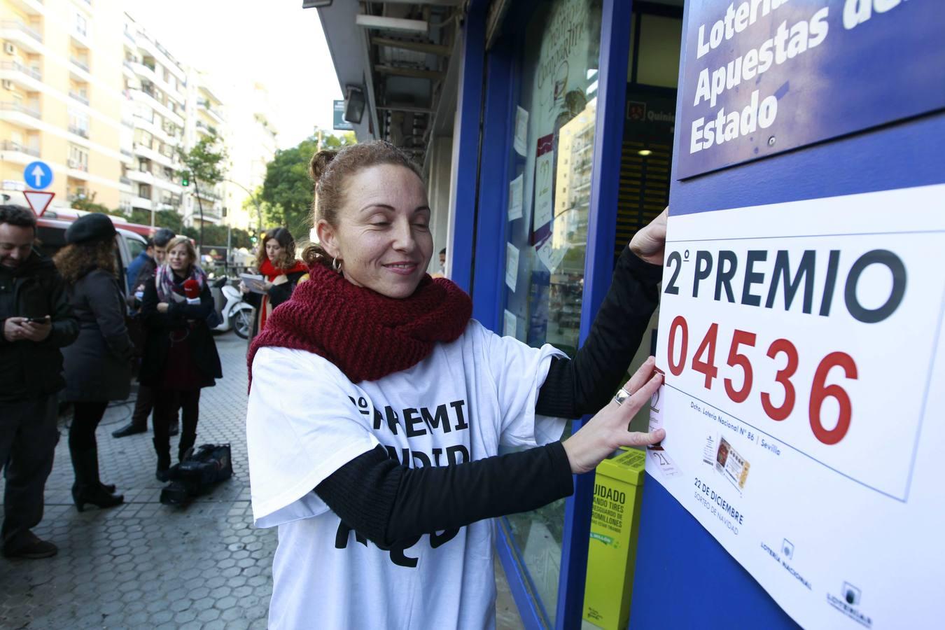 En imágenes: Sevilla celebra un segundo y dos quintos premios de la lotería de Navidad