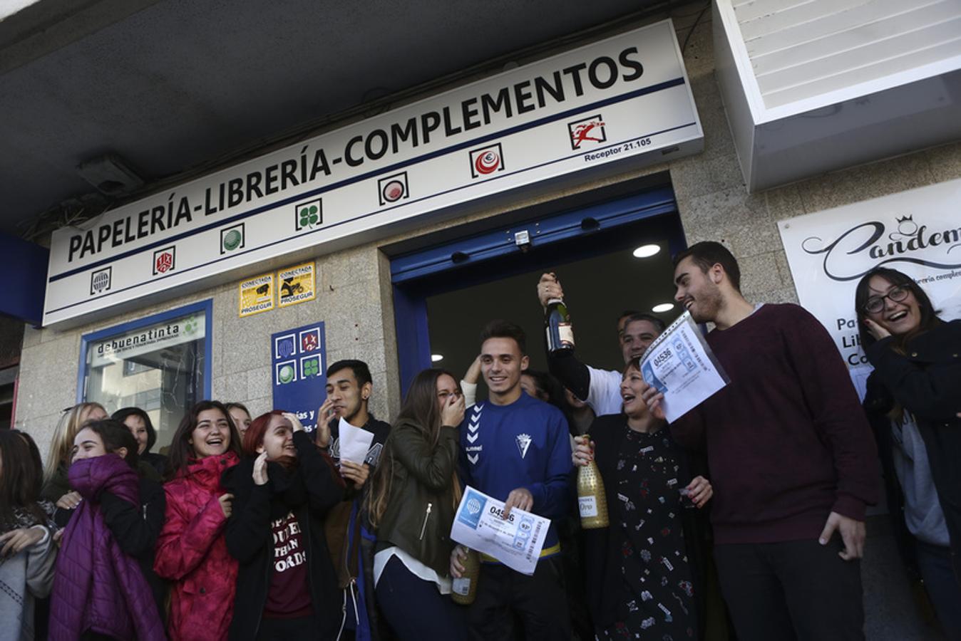 Fotos: Alegría desbordada en Cádiz por el segundo premio