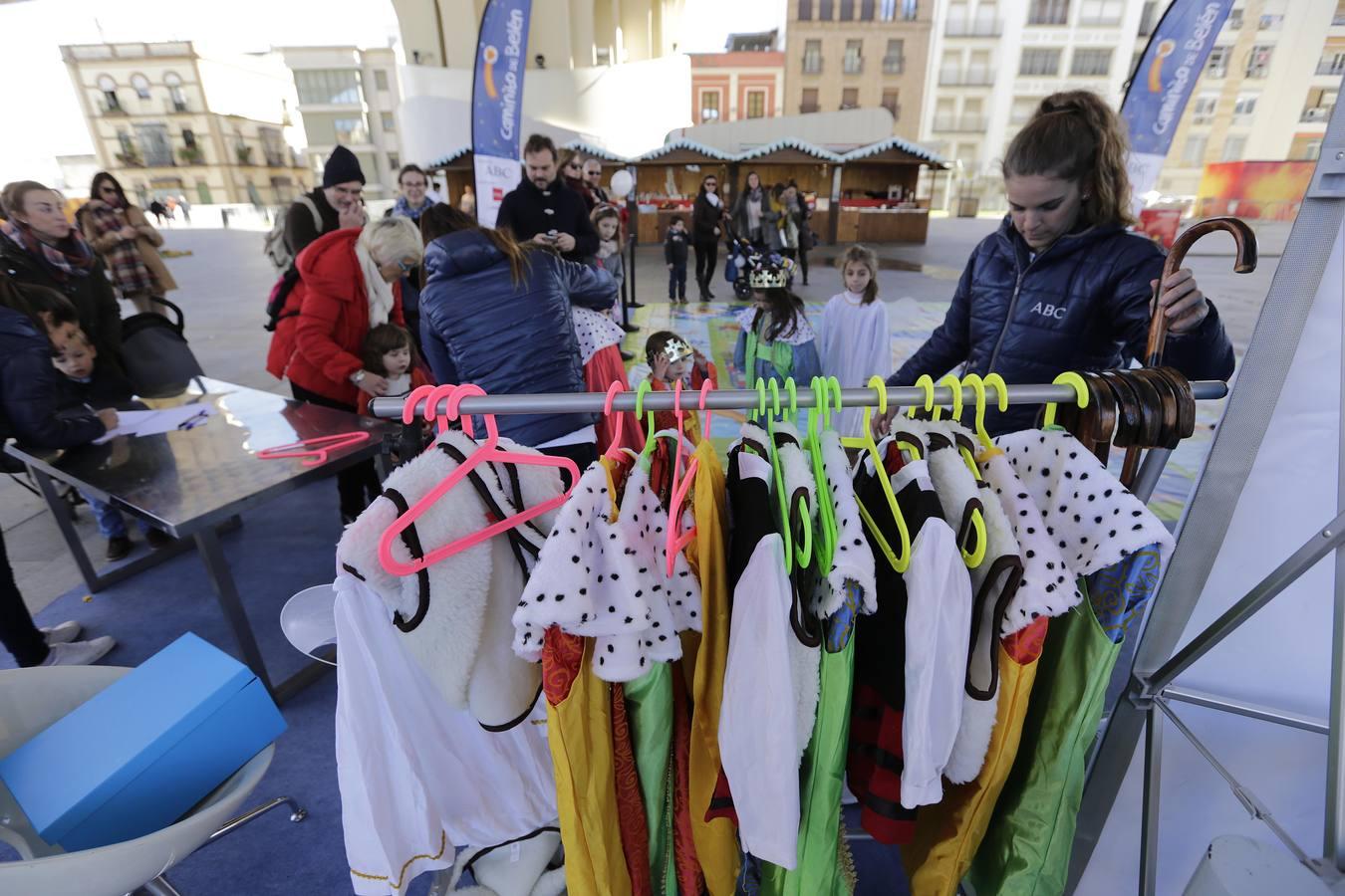 Los niños hacen el «Caminito de Belén» en Sevilla