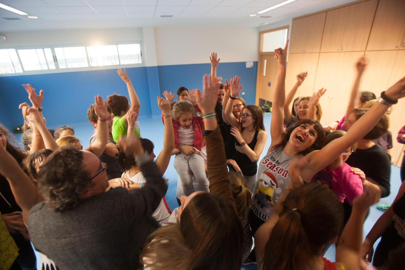 Primer día de actividad real en el polideportivo de Fidiana, en imágenes