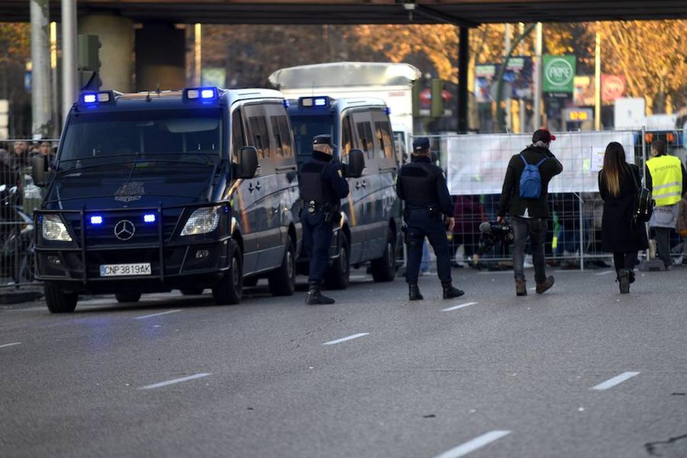 La llegada de los Reyes Magos a Madrid, en imágenes. Desde esta mañana las fuerzas y cuerpos de seguridad han preparado meticulosamente el dispositivo de seguridad.