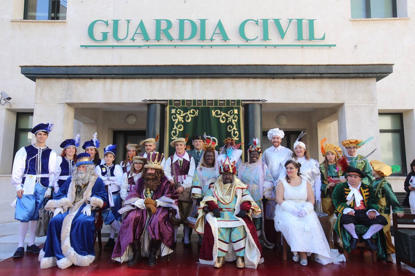 Los Reyes visitan la Comandancia de la Guardia Civil