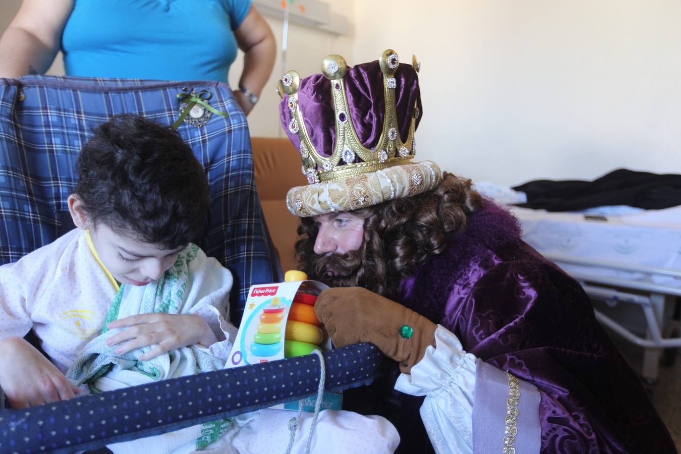 Visita de los Reyes Magos al Hospital Puerta del Mar