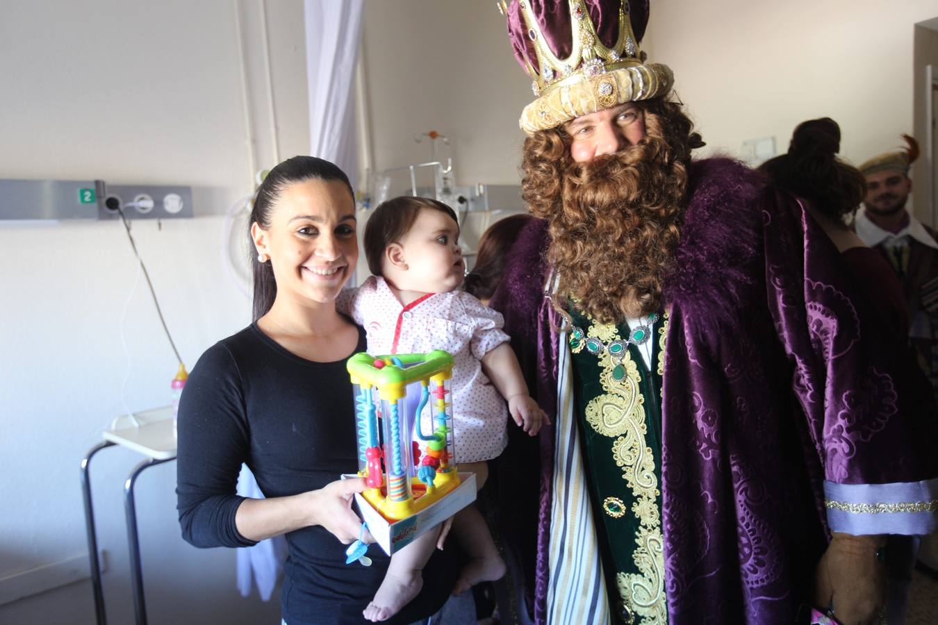 Visita de los Reyes Magos al Hospital Puerta del Mar