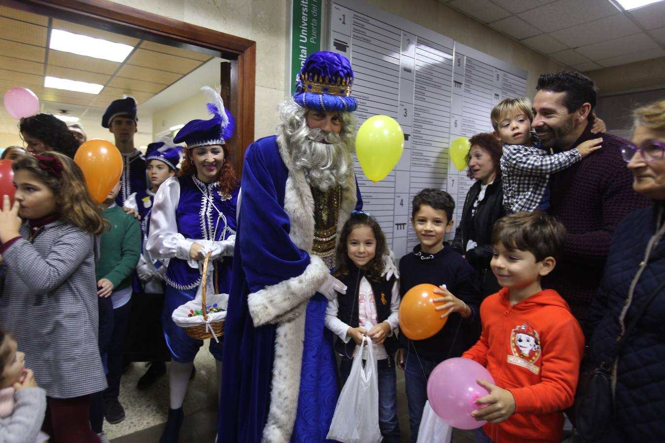 Visita de los Reyes Magos al Hospital Puerta del Mar