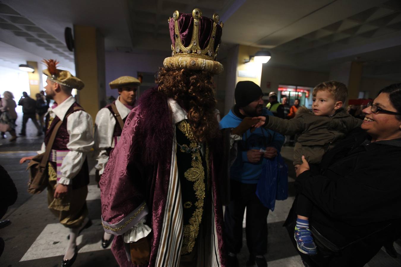 Visita de los Reyes Magos al Hospital Puerta del Mar