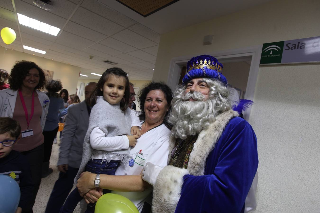 Visita de los Reyes Magos al Hospital Puerta del Mar