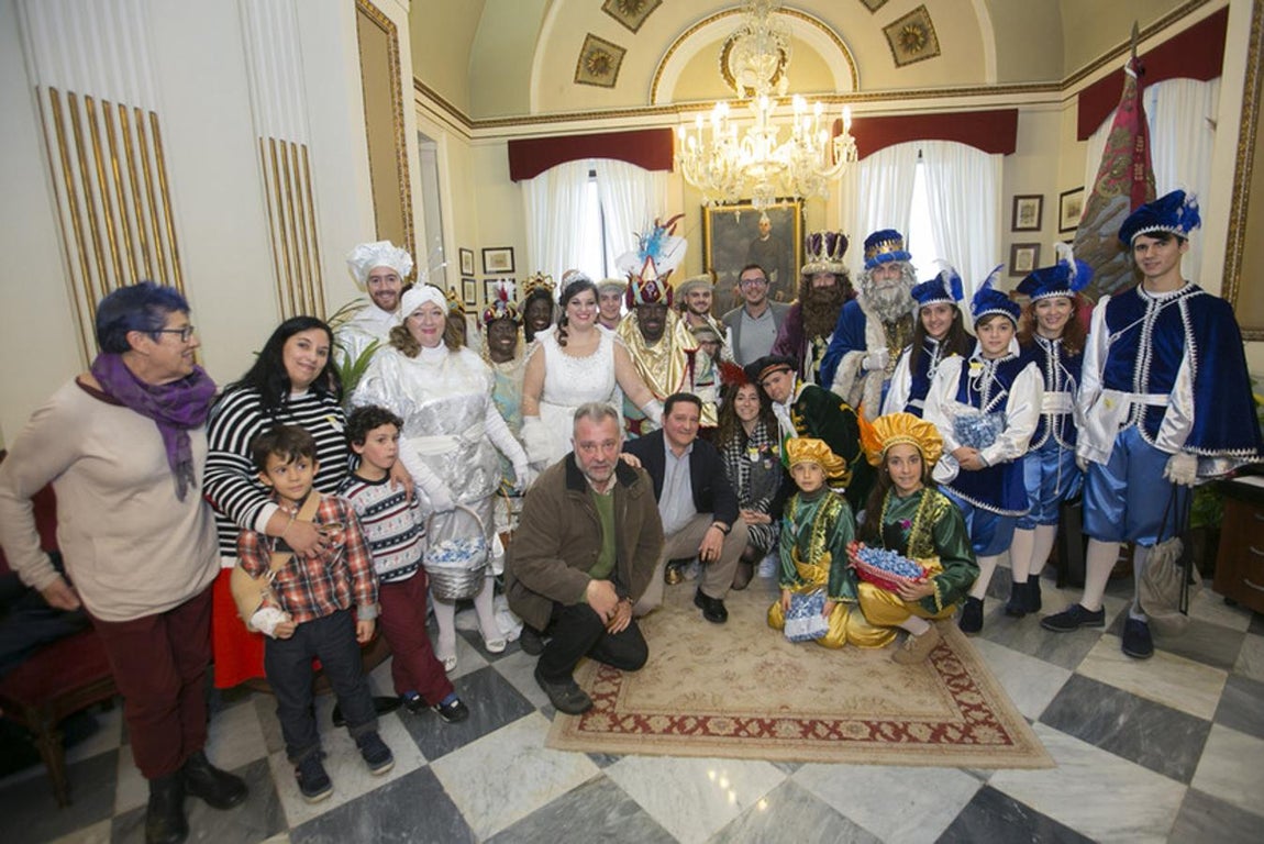 FOTOS: El paso de los Reyes Magos por las ciudades de la Bahía