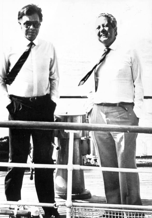 Soares y Felipe González, en el yate Azor. 