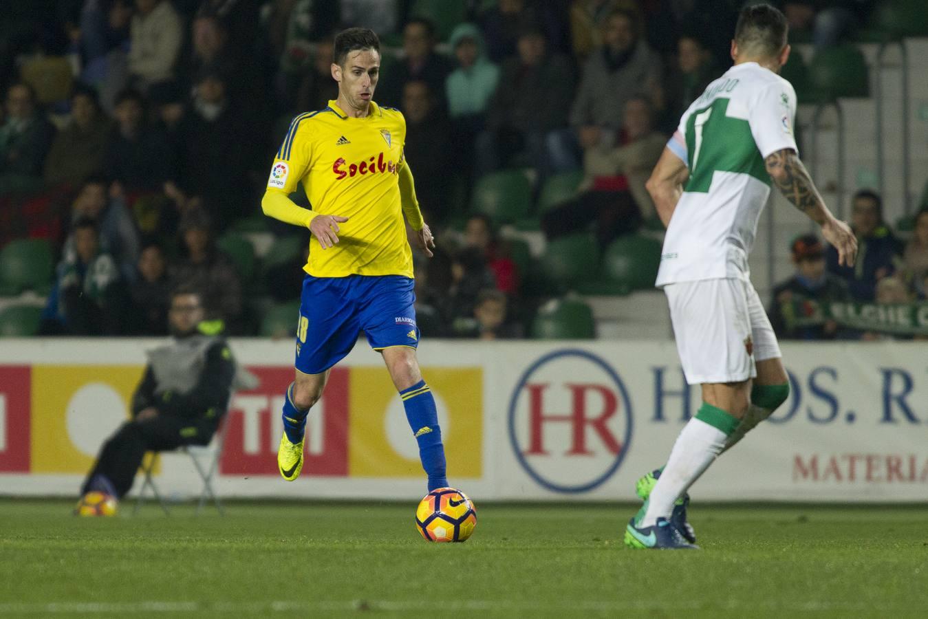 El Cádiz C.F. gana en Elche (2-3)