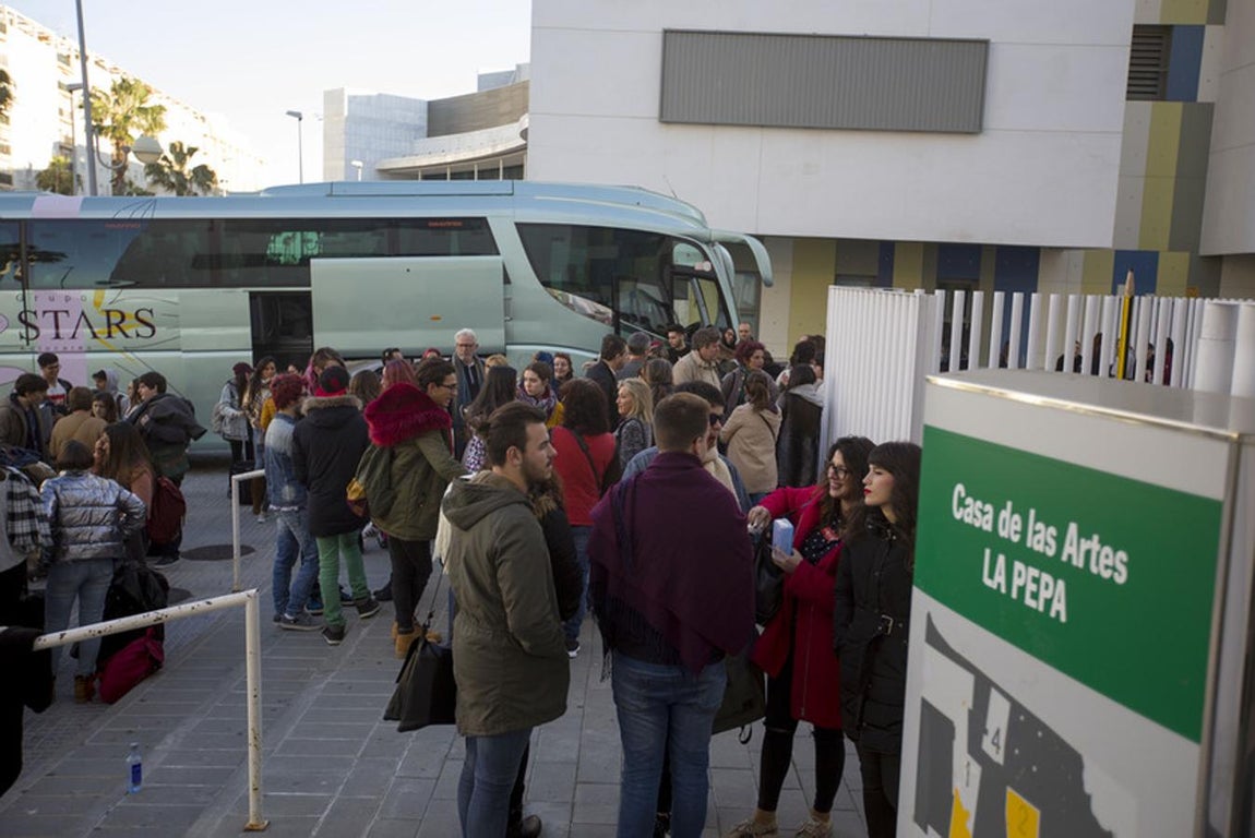 El frustrado viaje escolar de la Escuela de Arte en imágenes