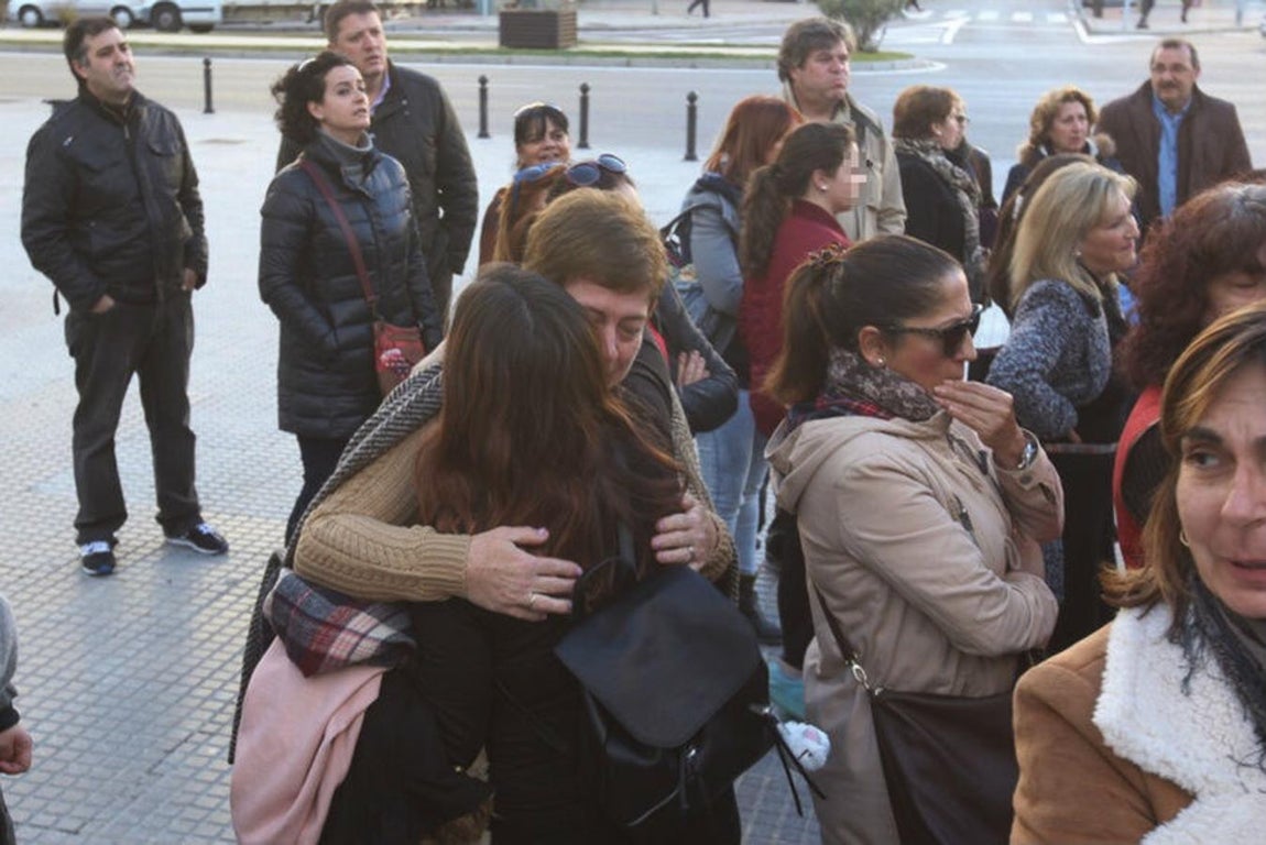 El frustrado viaje escolar de la Escuela de Arte en imágenes
