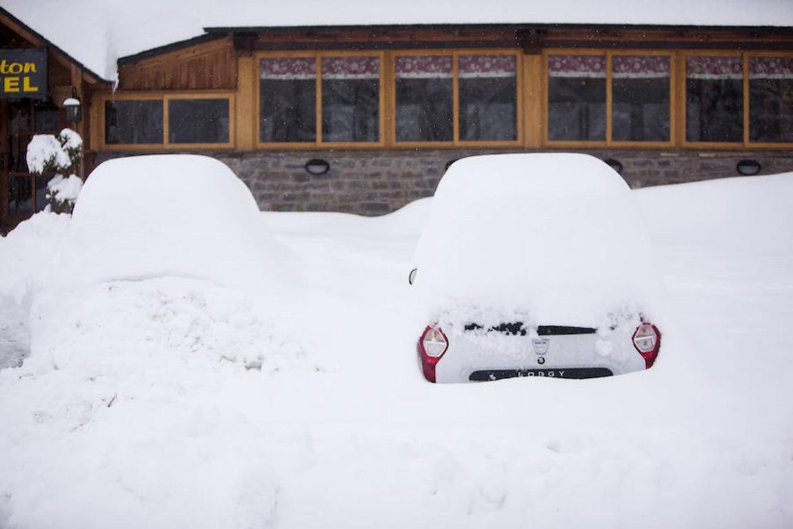 Más de un metro de nieve recibe en el Pirineo a la ola de frío siberiano