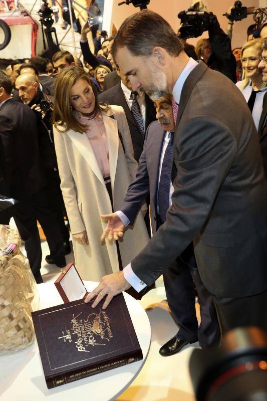 Los Reyes inauguran Fitur