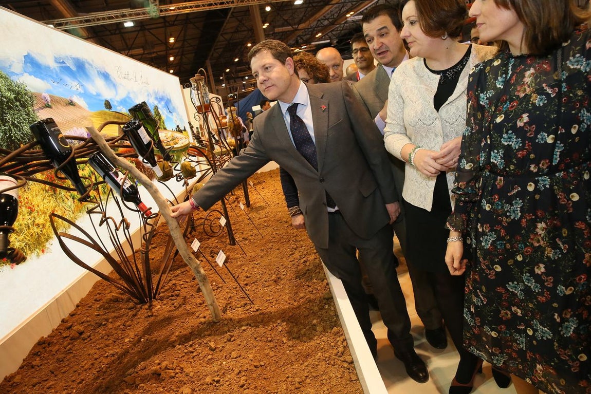 La inauguración del stand de Castilla-La Mancha en Fitur, en imágenes