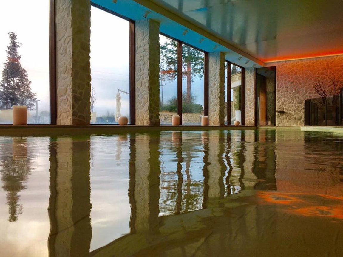 Así era el hotel Rigopiano, sepultado por un alud en Italia. Las habitaciones estaban dotadas de todas las comodidades de un hotel de cuatro estrellas