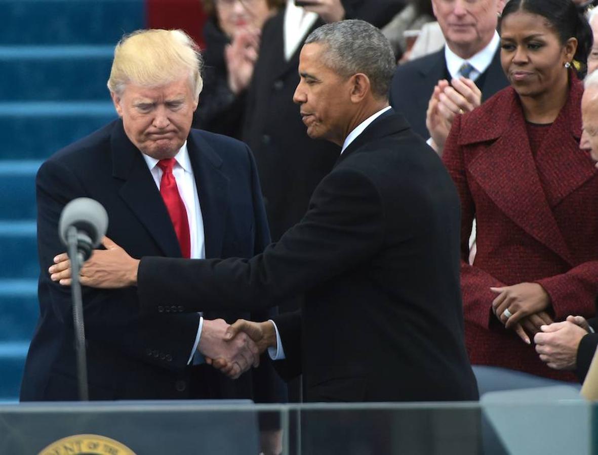 Trump saluda a Obama tras su toma de posesión. 