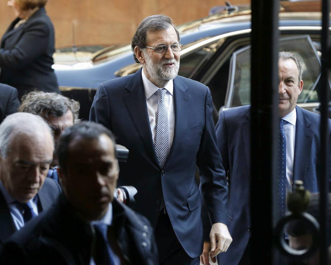 El presidente del Gobierno, a su llegada al Casino de Madrid, en la calle Alcalá. 