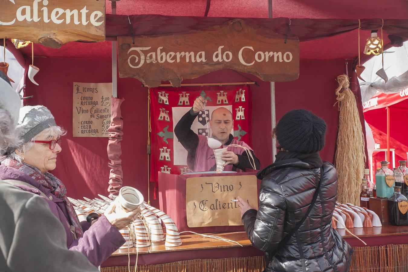 La primera jornada del mercado medieval, en imágenes