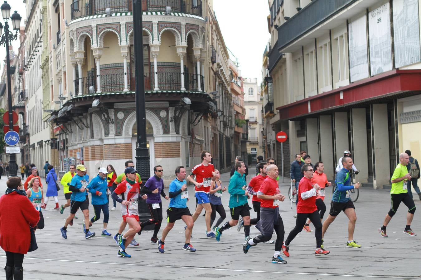 ¿Has corrido la Media Maratón de Sevilla? ¡Búscate en las imágenes!