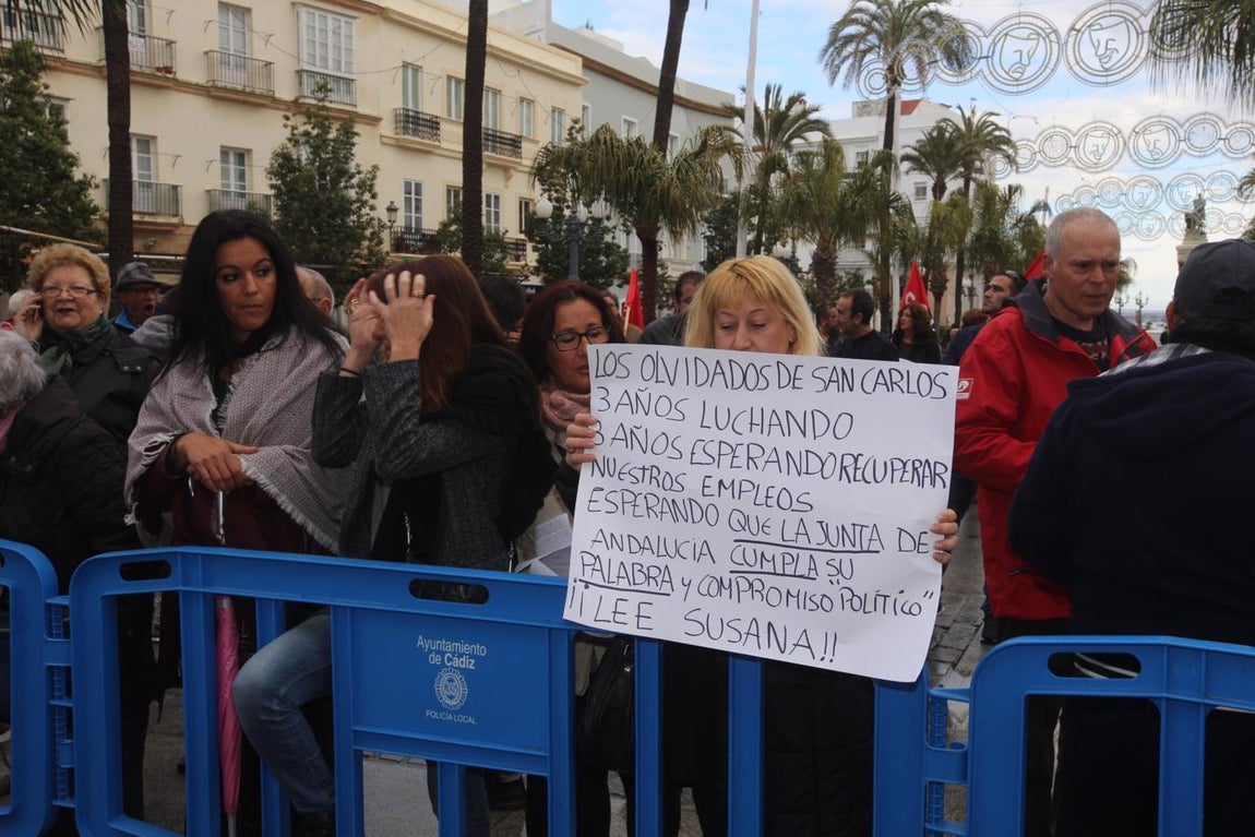 Fotos: Incidentes en Cádiz al inicio de la visita