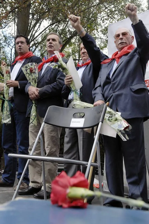 Mítin del PSOE en León en el Día de la rosa de 2011