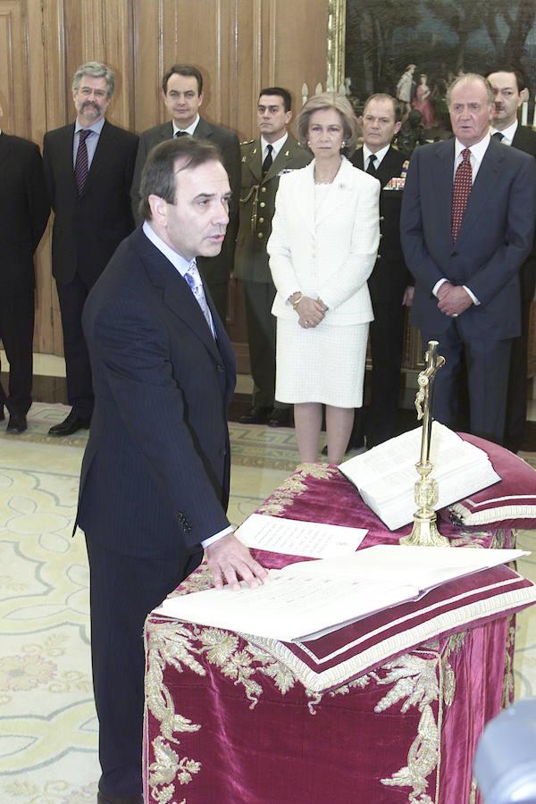 En el año 2004, juró ante los Reyes Don Juan Carlos y Doña Sofía su cargo como ministro de Interior. 