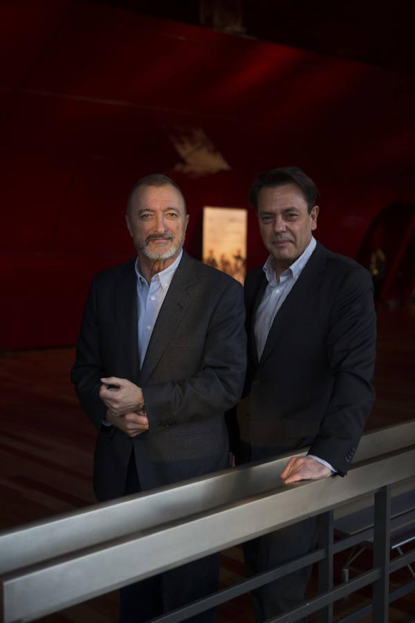 La conversación entre Pérez Reverte y Ferrer-Dalmau, en imágenes. El Museo Reina Sofía ha sido el escenario de esta singular conversación.