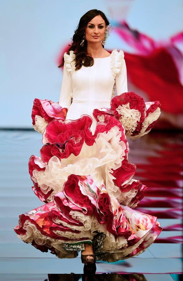 Primeros desfiles del salón de moda flamenca, SIMOF 2017