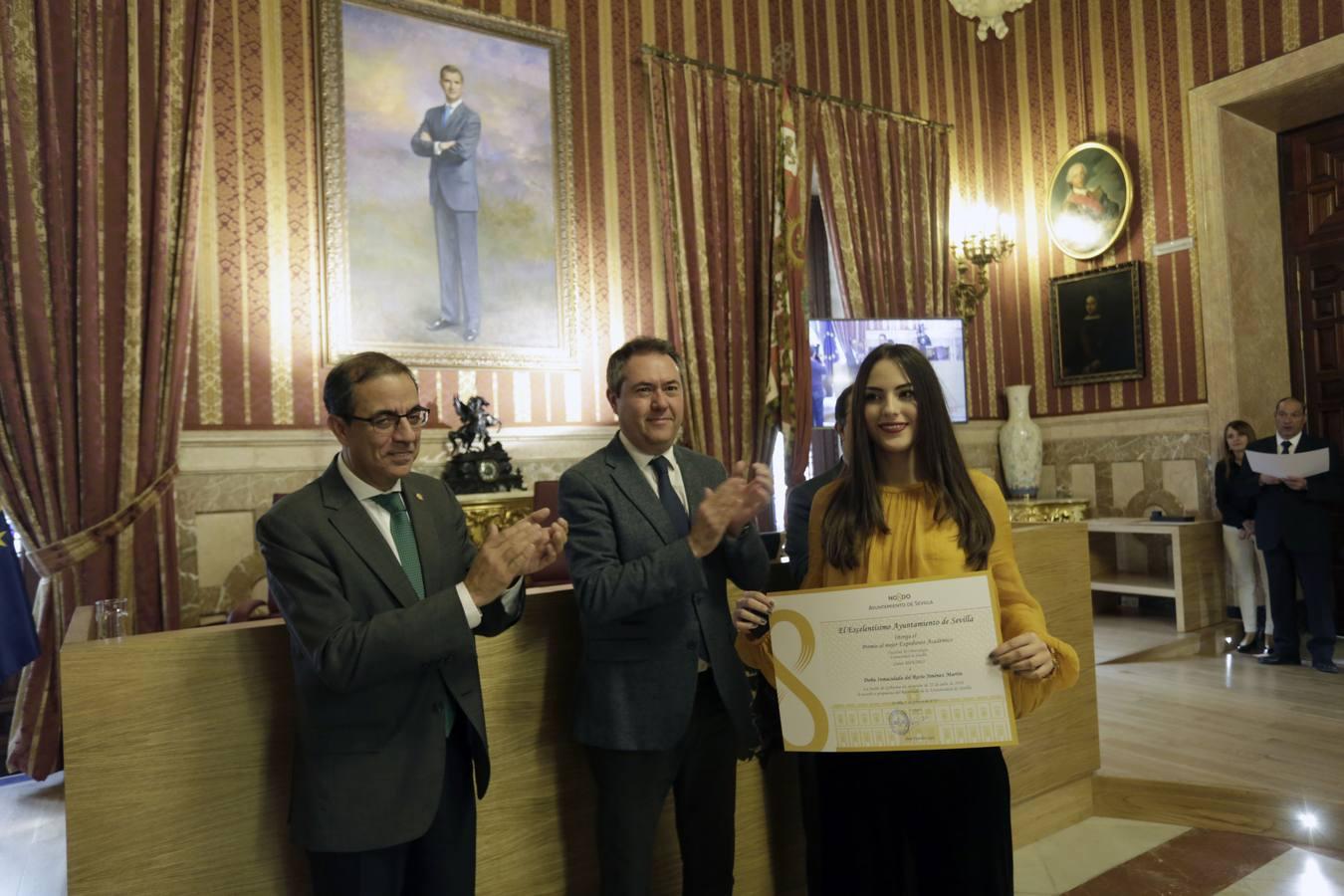 Homenaje a los universitarios con las mejores notas de Sevilla