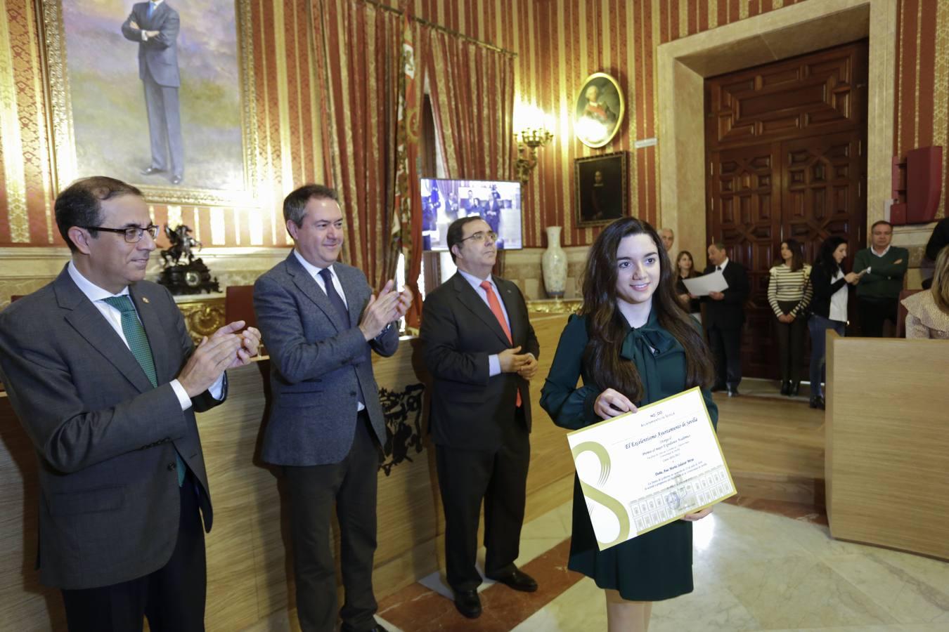 Homenaje a los universitarios con las mejores notas de Sevilla