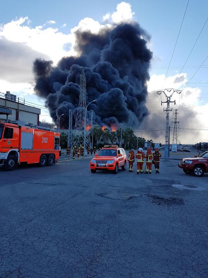 Incendio de una fábrica en Paterna