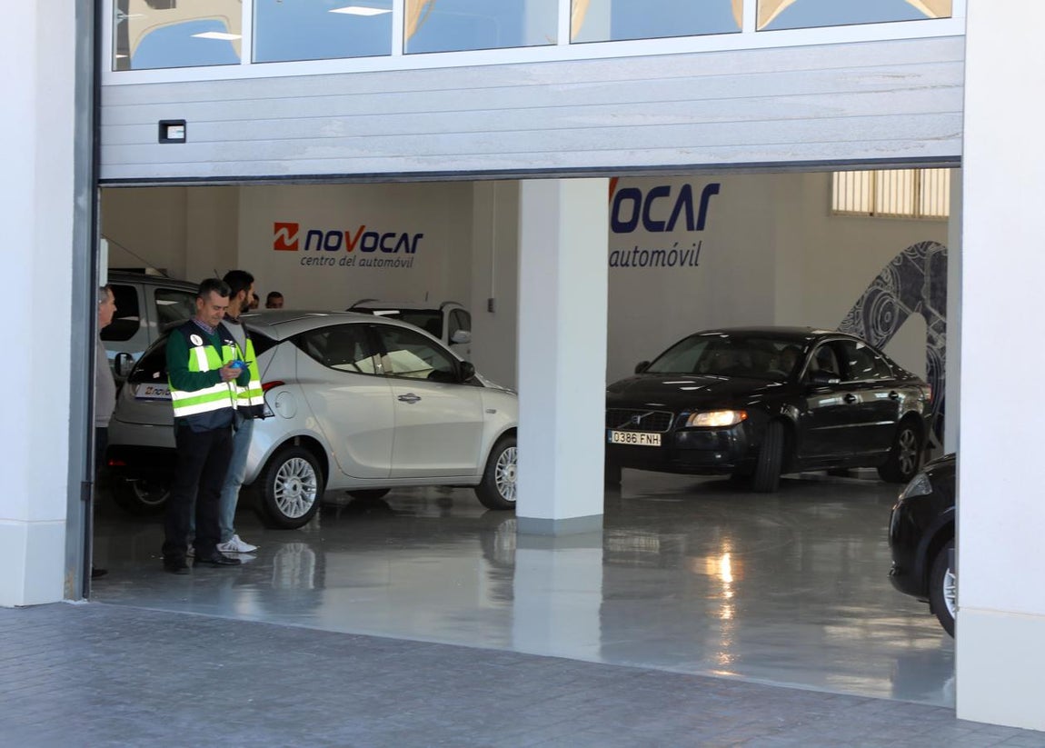 Concesionario propiedad del detenido. 