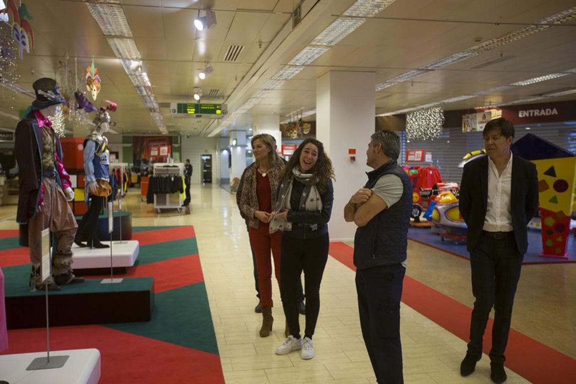 Exposición sobre Carnaval en el Corte Inglés Bahía de Cádiz