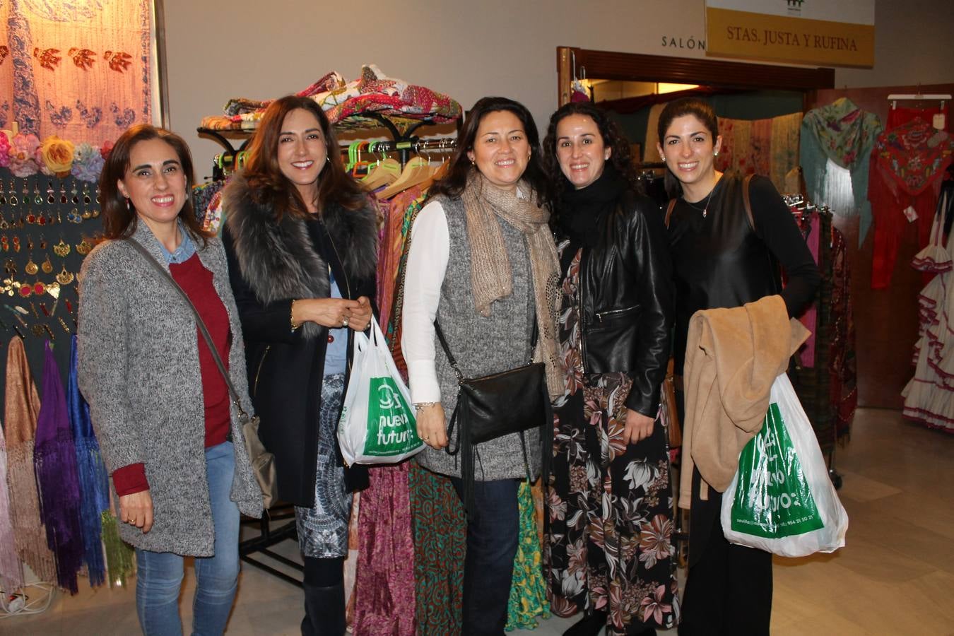 Magdalena Pérez, Ana Pérez, Susana de la Osa, Isabel Pérez y Gabriela Atala