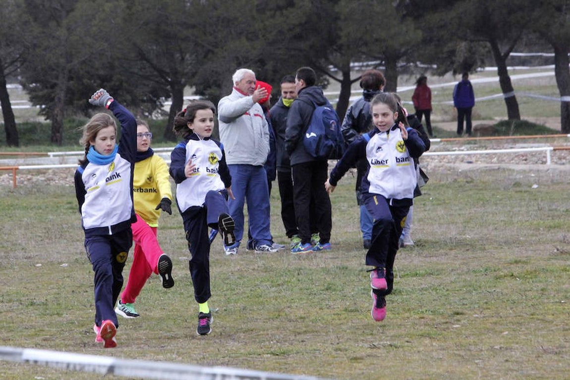 Unos 700 atletas participan en el Cross de Sonseca