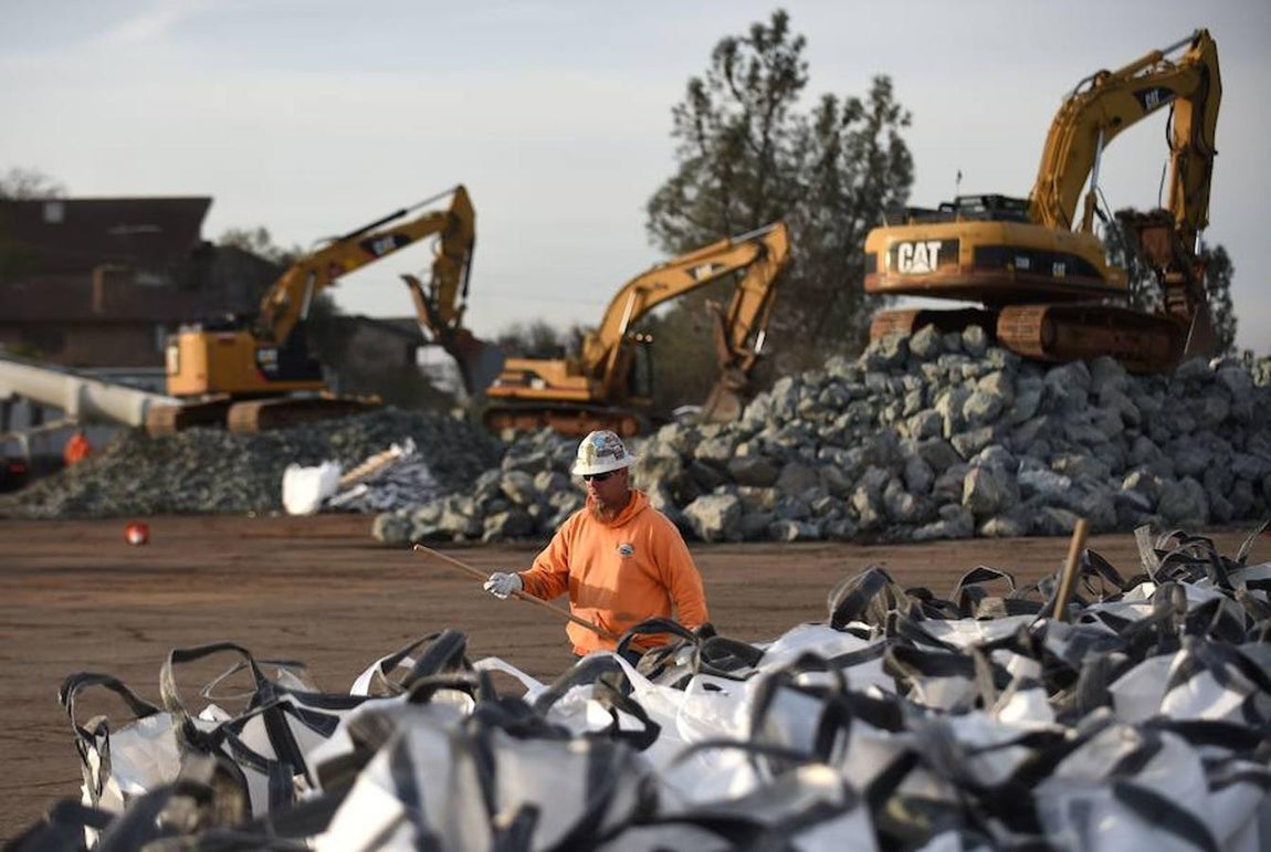 En imágenes: la presa de más alta de EE.UU., en riesgo de desbordamiento